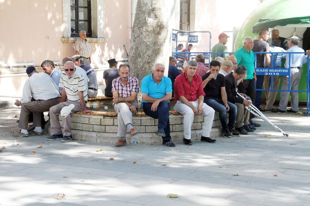 Elazığ ’da termometreler 44 dereceyi gösterdi
