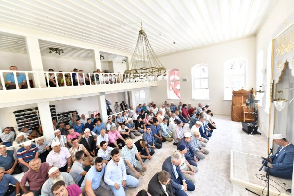 Karacaahmet Camii her tarafta ibadet için hazırlanmış