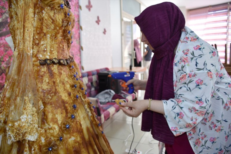 Pestilden yapılan gelinlik