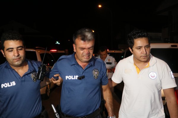 Polisi darbeden travestiyle sevgilisi adliyeye sevk edildi