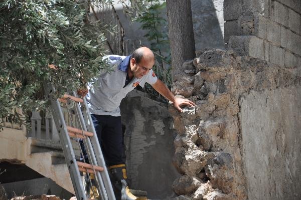 3 gündür mahsur olan yavru kediyi itfaiye kurtardı