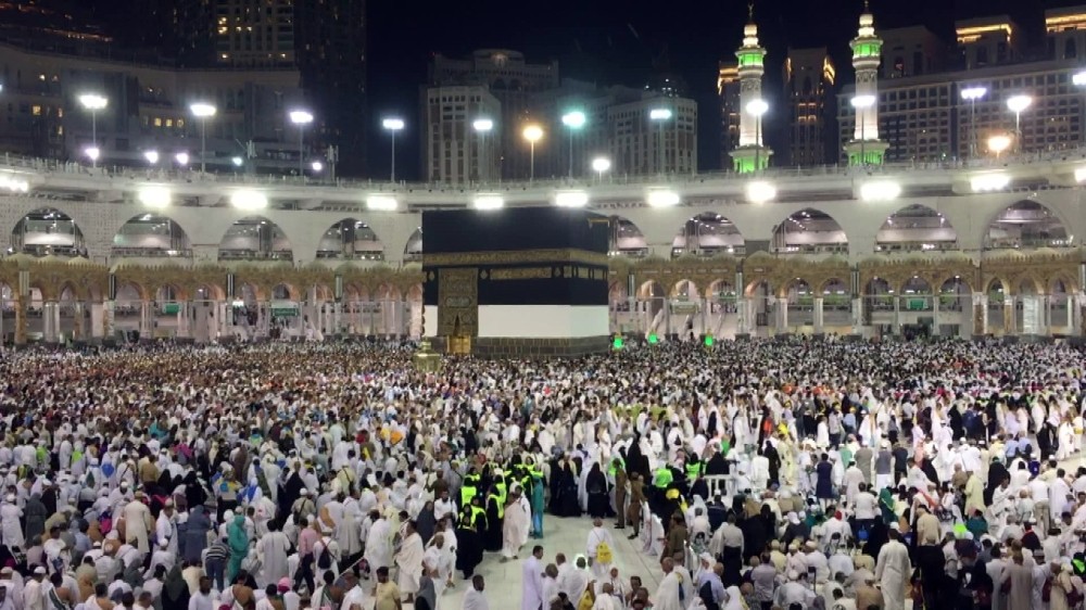 Milyonlarca Müslüman Kabe ’ye akın ediyor