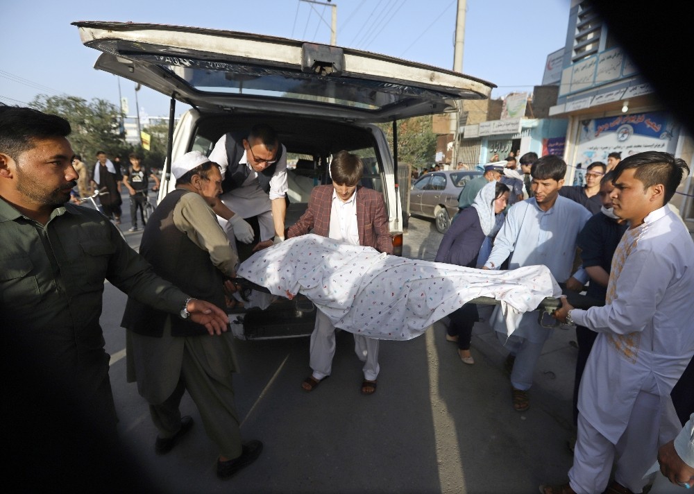 Afganistan ’da okula bombalı hücum: 48 ölü