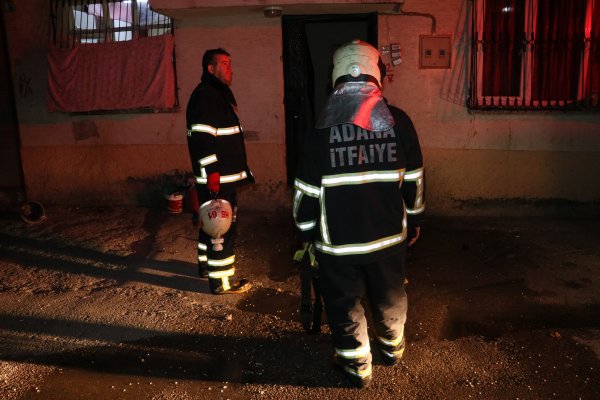 Alkollü kişi oturduğu evi ateşe verdi