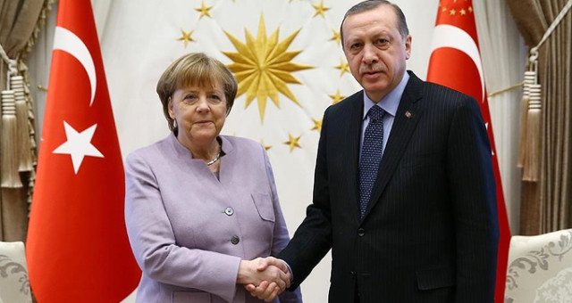 Almanya Başbakanı Merkel: Türkiye'de Idareli Huzur Bakmak İstiyoruz
