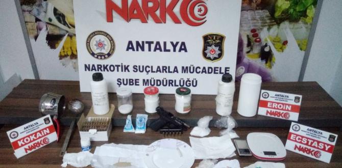 Antalya ’da 100 bin liralık kokain ele geçirildi