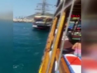 Antalya'da 2 tur teknesi çarpıştı: 15 nezaret