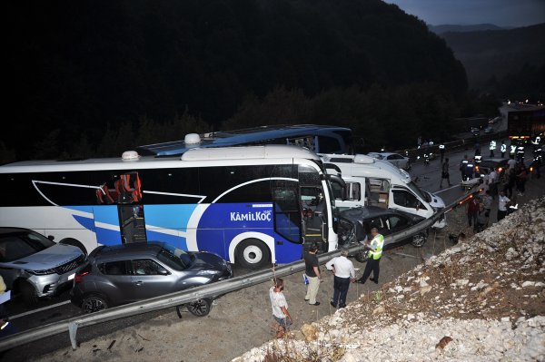 Bursa-Ankara yolunda zincirleme kaza: 1 ölü