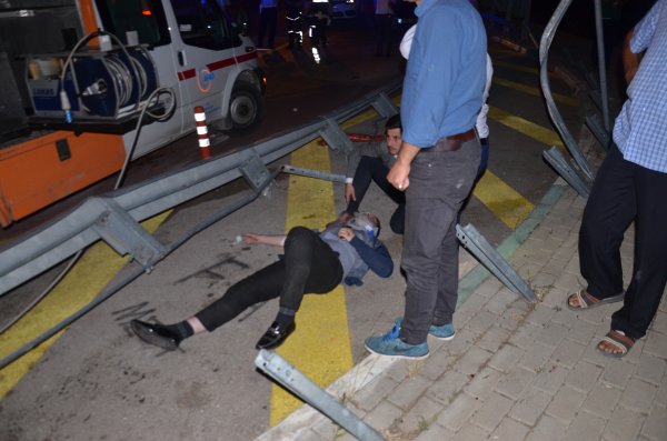 Bursa'da otobüs devrildi: 1 öğrenci öldü 27'si zarar görmüş