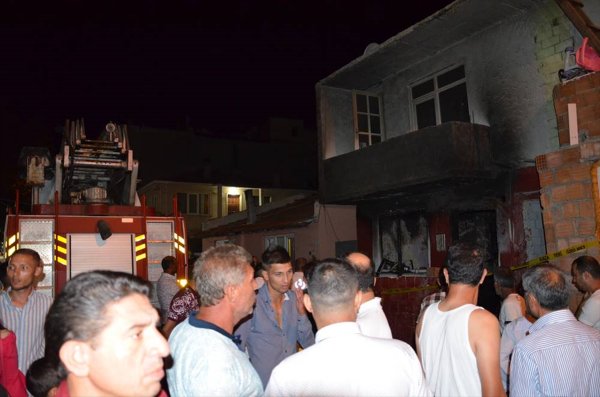Çanakkale'de ev yangını: 1 ölü 2 zarar görmüş