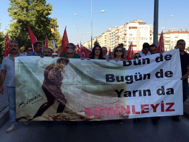 CHP Zafer Bayramı Yürüyüşü Yaptı