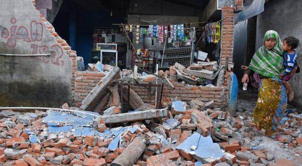 Endonezya’daki depremde bilanço ağırlaşıyor