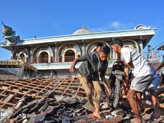 Endonezya’daki depremde ölü sayısı 347’ye yükseldi