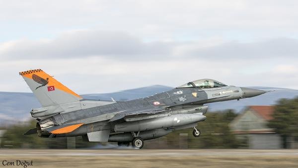 F-16'lar yerli lastiklerle görevde