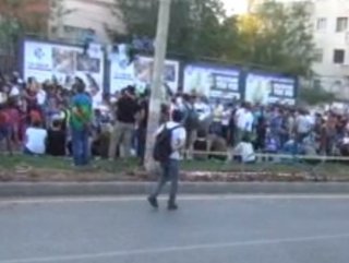 HDP, Diyarbakır ’da manâsız sokaklara konuştu