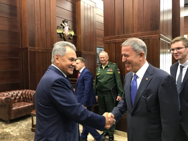 Hulusi Akar, Rusya Savunma Bakanı Sergey Şaygu ile Görüştü