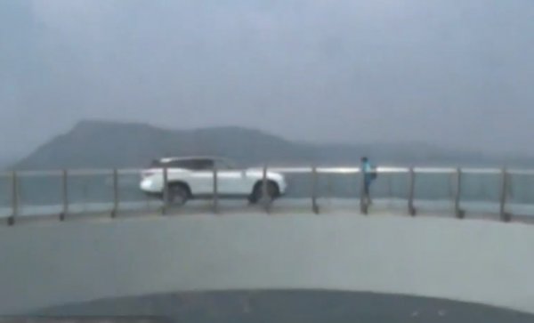 Irtifa korkusu yüzünden evlilik teklifini reddetti