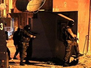 İstanbul ve İzmir'de terör operasyonları