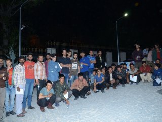 İzmir ’de 50 göçmen yakalandı