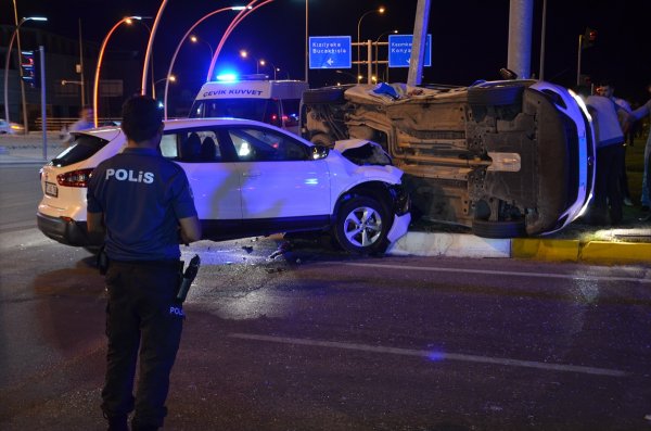 Karaman'da kaza: 2'si polis 3 kişi yaralandı