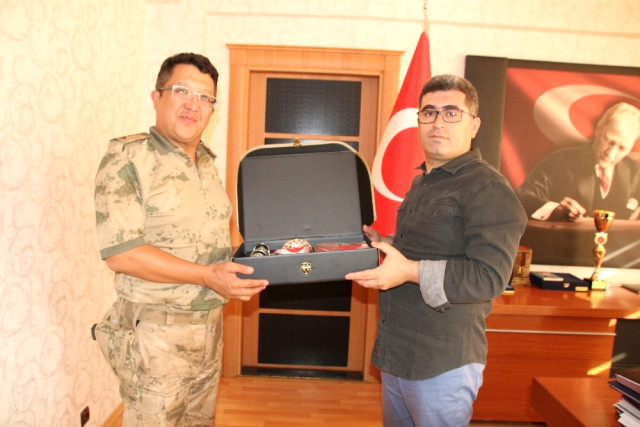 Muş İl Jandarma Komutanı Baykal'dan Varto Kaymakamı Çetin'e Ziyaret