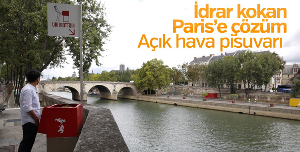 Paris sokaklarına açık hava pisuvarı