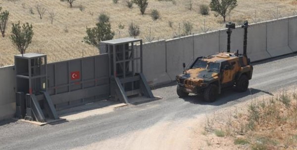 Suriye sınırına 850 kilometre duvar örüldü