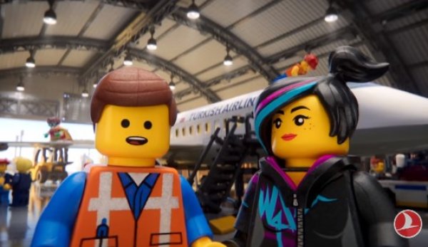 THY'nin yeni uçak içi güvenlik filmi Lego'dan