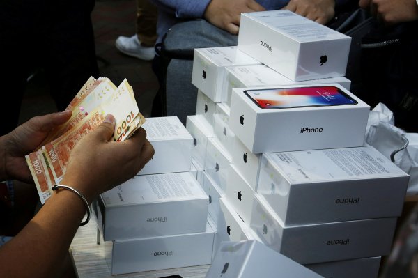 Trilyon dolarlık Apple'ın yük kabloları dalga konusu