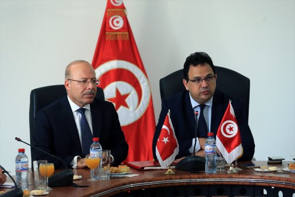 Tunus'a 200 milyon doları 10 yılda geri ödeyecek
