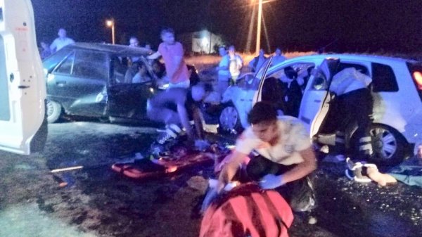 Uşak'ta trafik kazası: 2 ölü 6 zarar görmüş