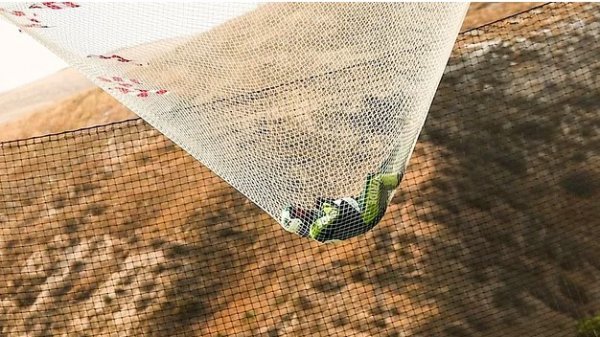 7 bin 620 metreden paraşütsüz atlayış