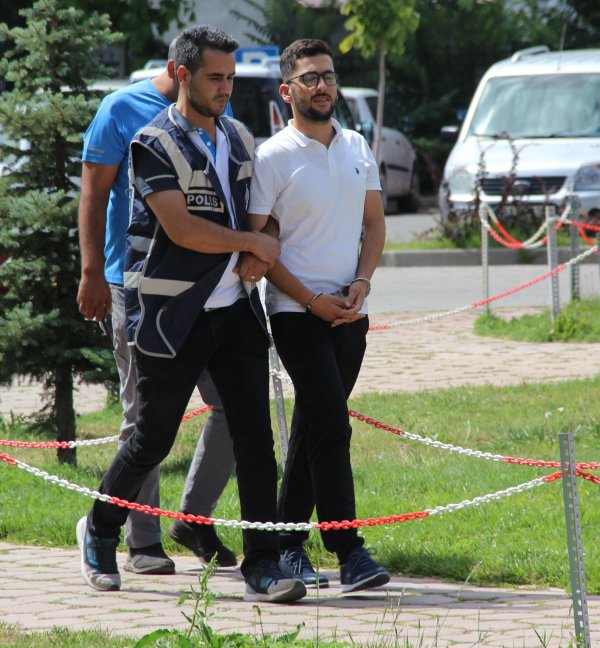 Adana'da yakalanan hırsızların pişkinliği