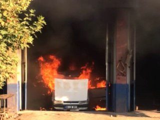 Adıyaman’da kaynak yapılan araç yandı