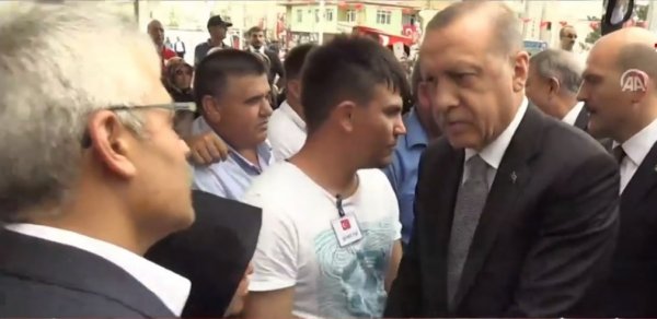 Astsubay Karakaya'nın eşi ve oğlu için cenaze töreni