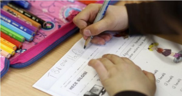 Avrupa’daki gençler için hafta sonu okulları kuruluyor