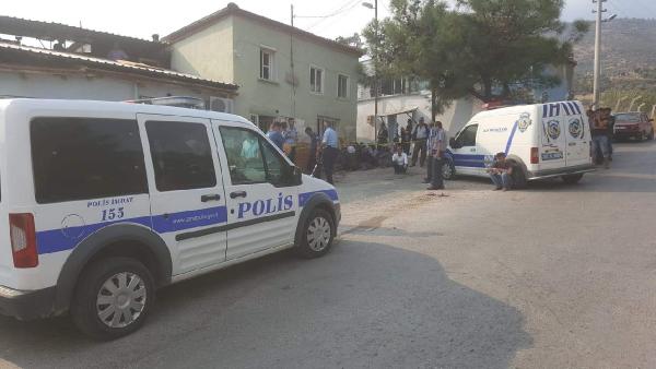 Babasının silahıyla oynarken kendini vurdu