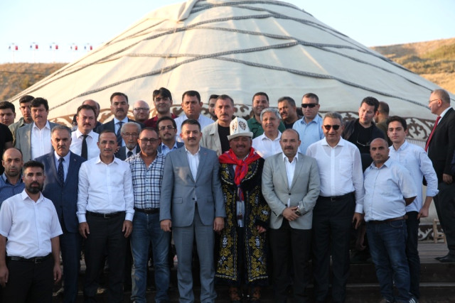 Bakan Pakdemirli'den Diriliş Ertuğrul Dizisine Övgü