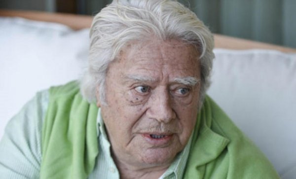 Cüneyt Arkın taburcu edildi