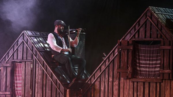 Damdaki Kemancı Harbiye’de konser verdi