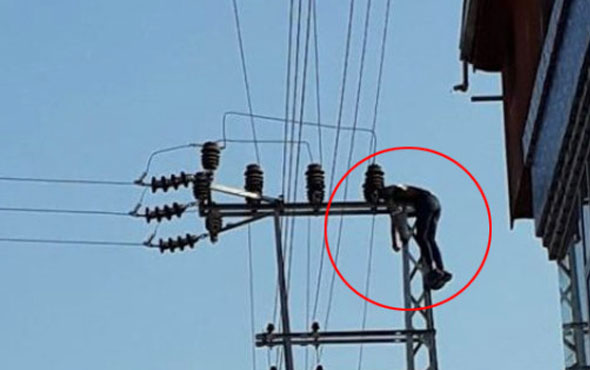 Elektrik direğinde feci şekilde can verdi