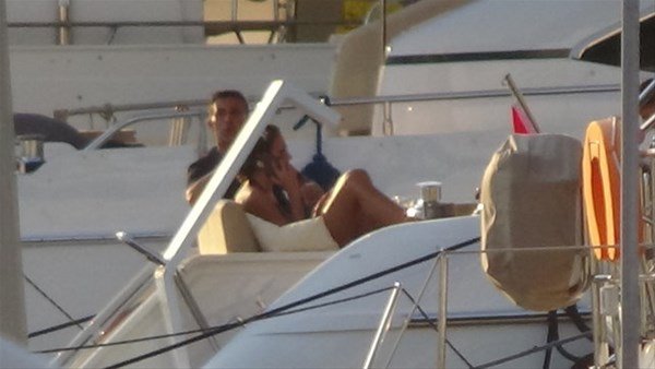 Emina Jahovic Mustafa Sandal’ı azarladı