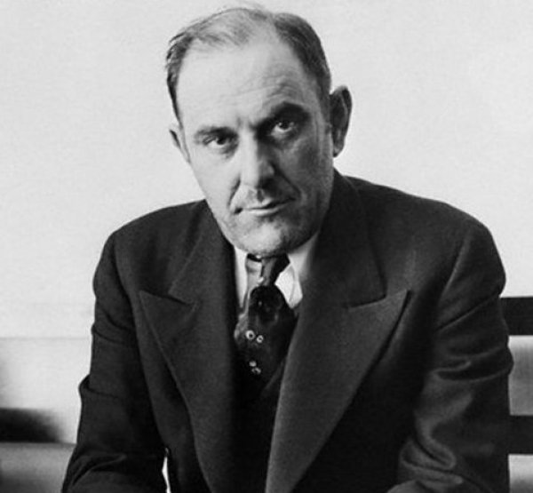 Eyfel Kulesi ’ni iki kere satan adamın hikayesi