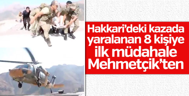 Hakkari'de kaza: 8 zarar görmüş askeri helikopterle taşındı