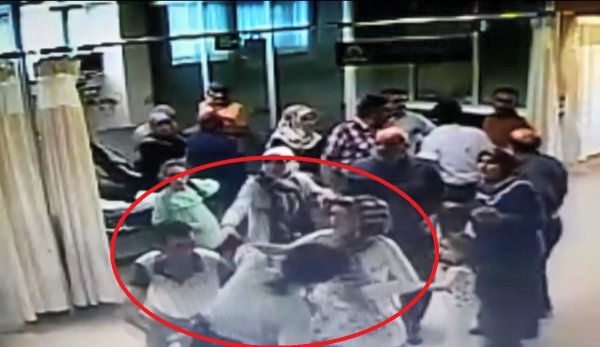Hasta yakınları kadın güvenlik görevlisini dövdü