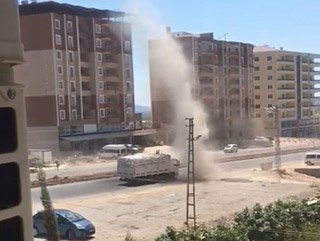 Hortuma kafa tutan kamyon şoförü