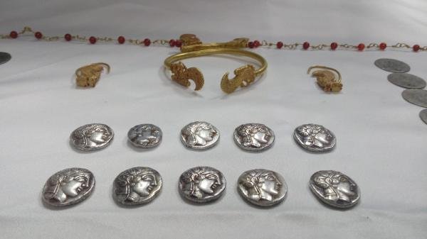 İstanbul'da 3 öbür bölgede tarihi eser operasyonu