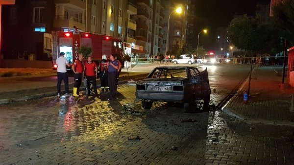 Kaza yapan şoför aracını bırakıp kaçtı otomobil alev aldı