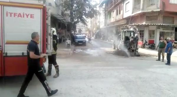 Manisa’da patlayan doğalgaz borusu panik yarattı