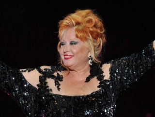 Muazzez Abacı torununu okula yazdırdı